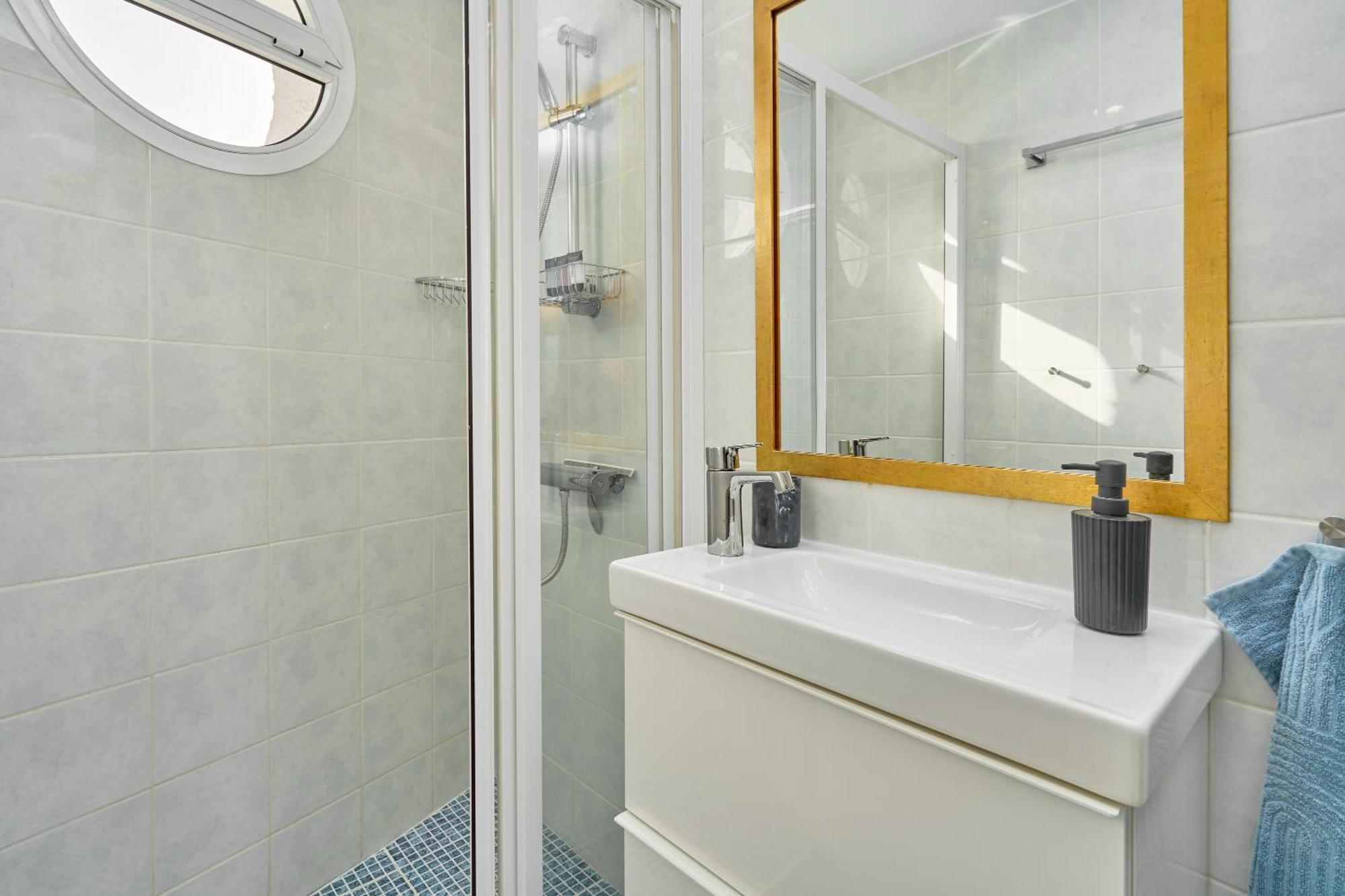 Апартаменти Spectacular Sea Views, 2 Bed,2 Bath Нерха Екстер'єр фото