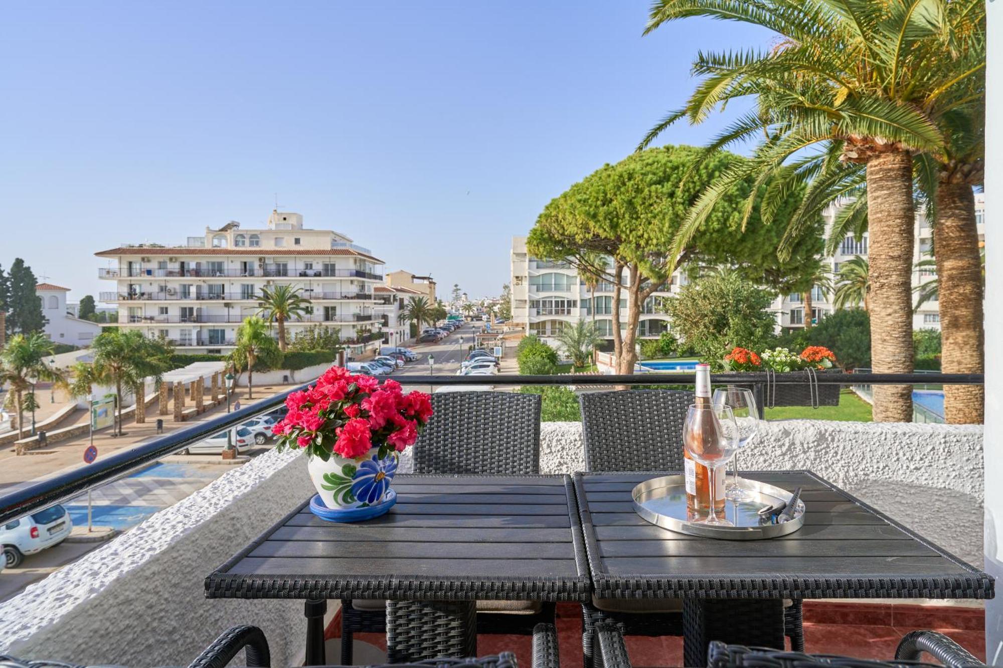 Апартаменти Spectacular Sea Views, 2 Bed,2 Bath Нерха Екстер'єр фото