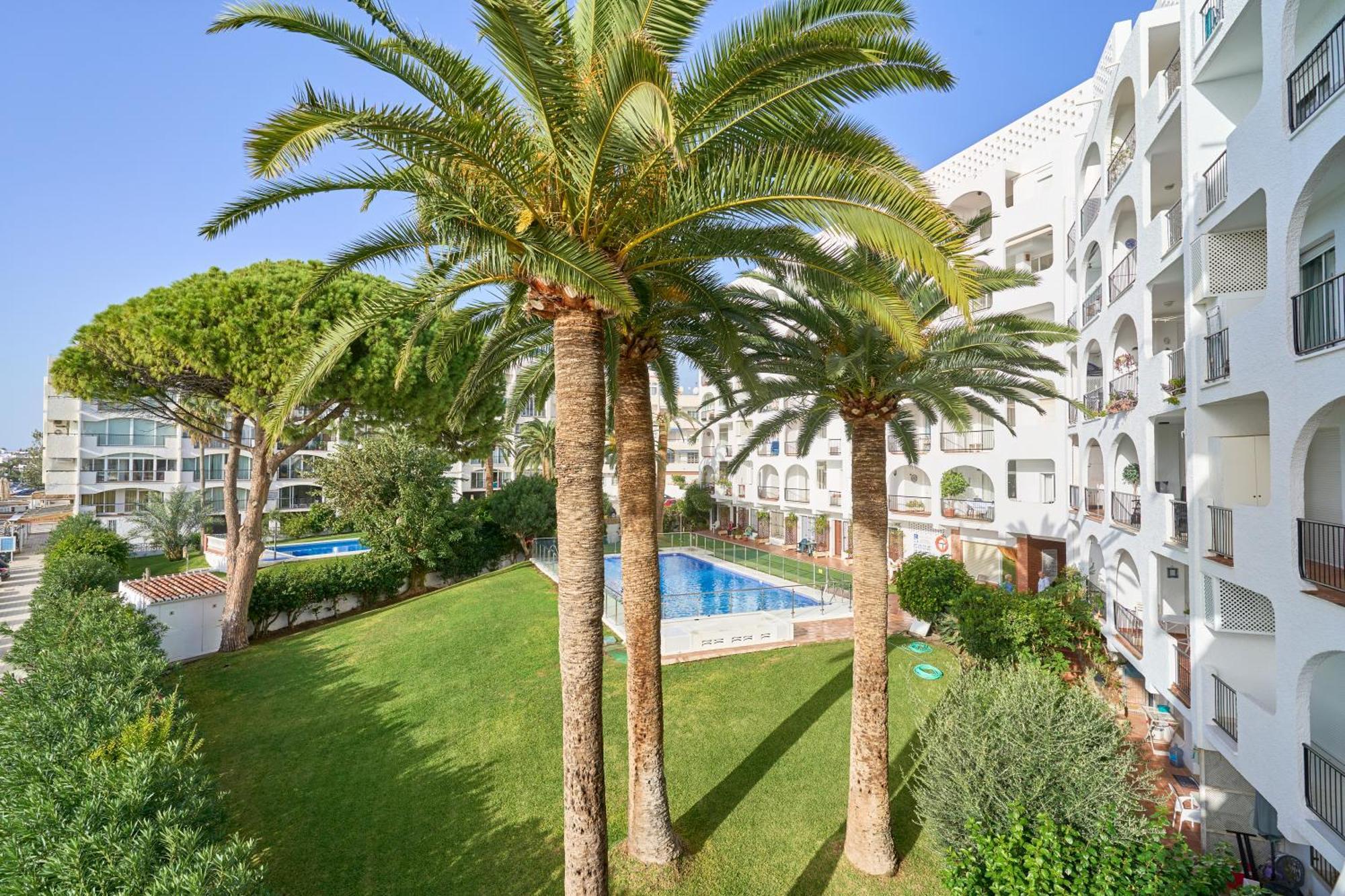 Апартаменти Spectacular Sea Views, 2 Bed,2 Bath Нерха Екстер'єр фото