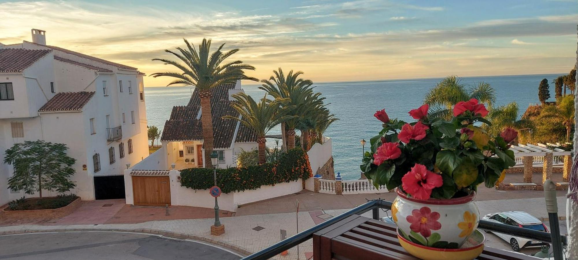 Апартаменти Spectacular Sea Views, 2 Bed,2 Bath Нерха Екстер'єр фото