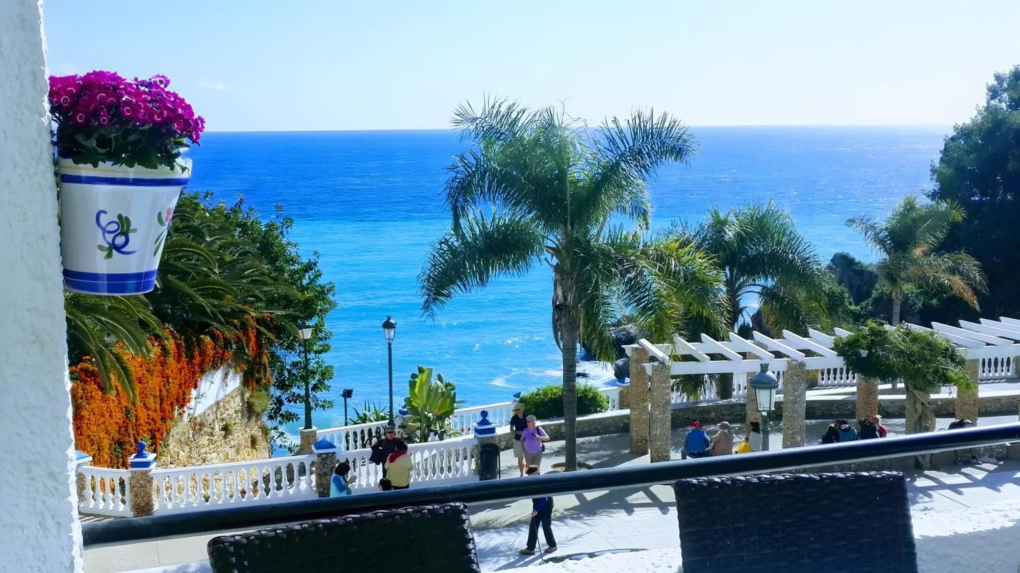 Апартаменти Spectacular Sea Views, 2 Bed,2 Bath Нерха Екстер'єр фото
